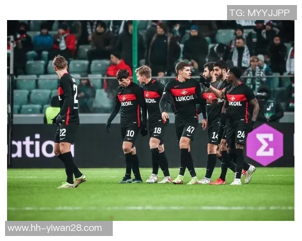 足球之夜球星特辑讲述绿茵传奇人物背后动人故事与荣耀时刻