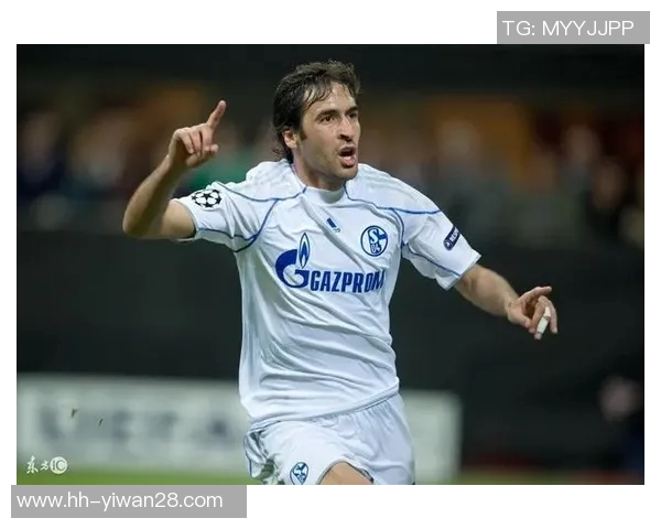 足球场上的完美绅士:从未犯规的传奇球星揭秘